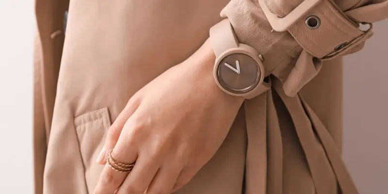 Comment porter une montre pour une femme