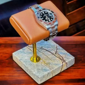support pour montre de luxe en marbre